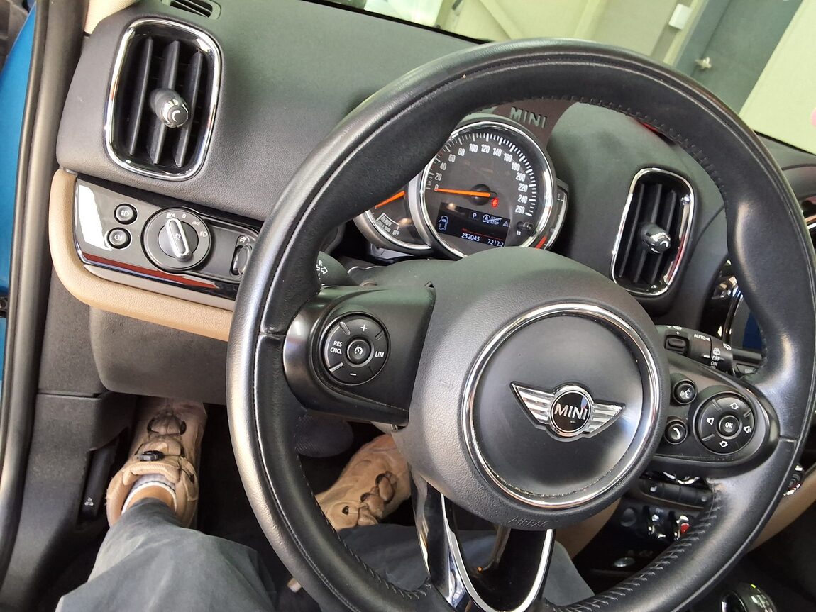 MINI COUNTRYMAN (2ND GEN) 2.0 D 2018 - zdjęcie 23