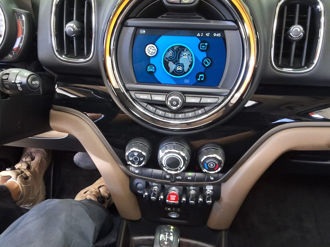 MINI COUNTRYMAN (2ND GEN) 2.0 D 2018 - zdjęcie 24