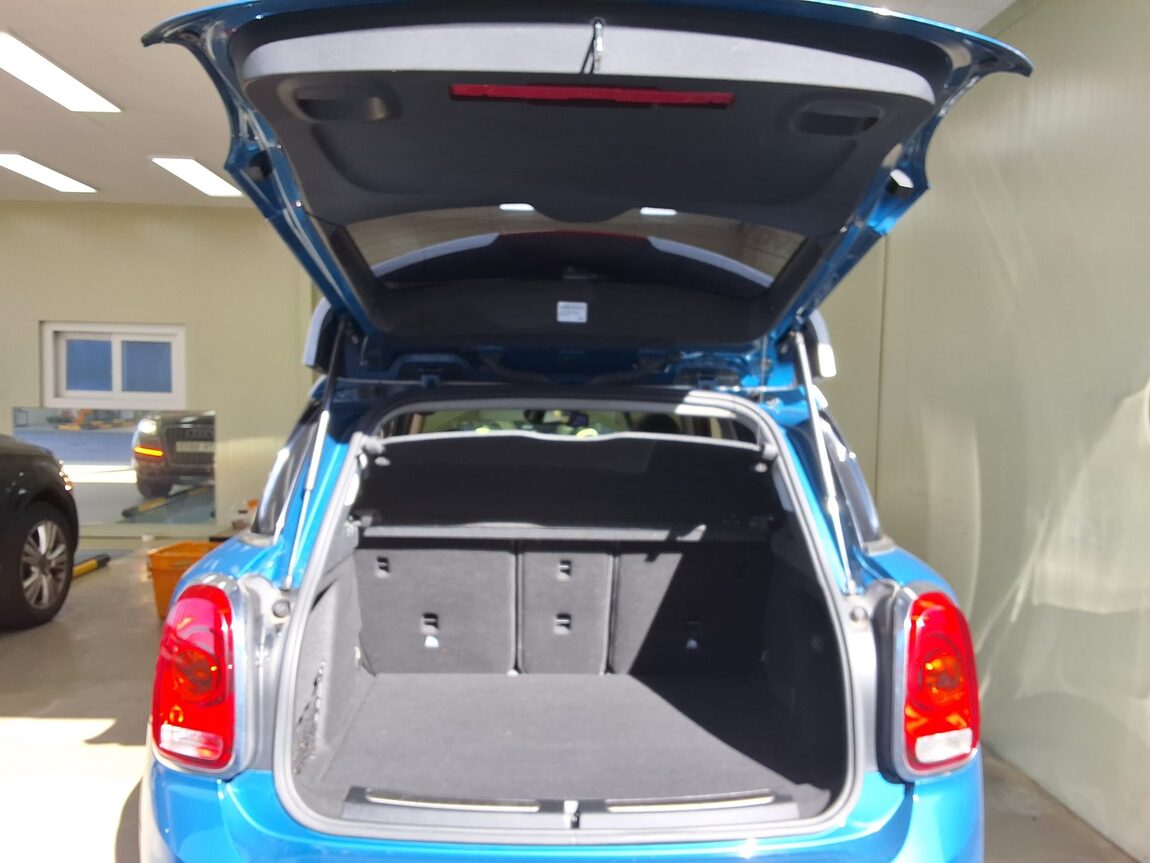 MINI COUNTRYMAN (2ND GEN) 2.0 D 2018 - zdjęcie 16