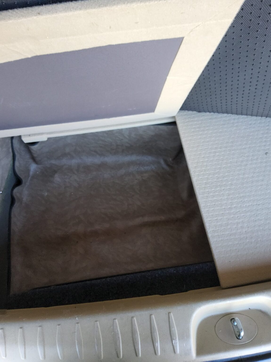 KIA ALL NEW CARNIVAL 9-SEATER DIESEL PRESTIGE 2017 - zdjęcie 19