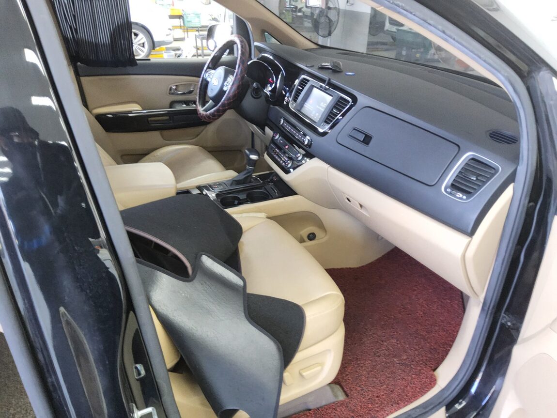KIA ALL NEW CARNIVAL 9-SEATER DIESEL PRESTIGE 2017 - zdjęcie 14