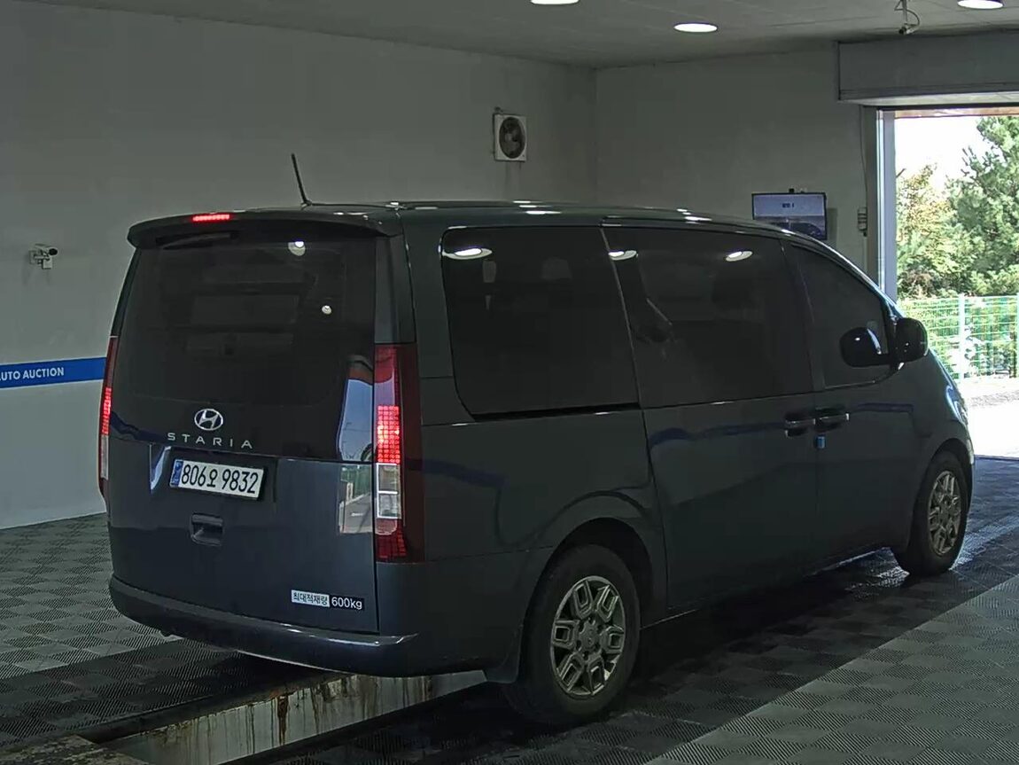 HYUNDAI STARIA 2.2 DIESEL CARGO 5-SEATER MODERN 2024 - zdjęcie 5