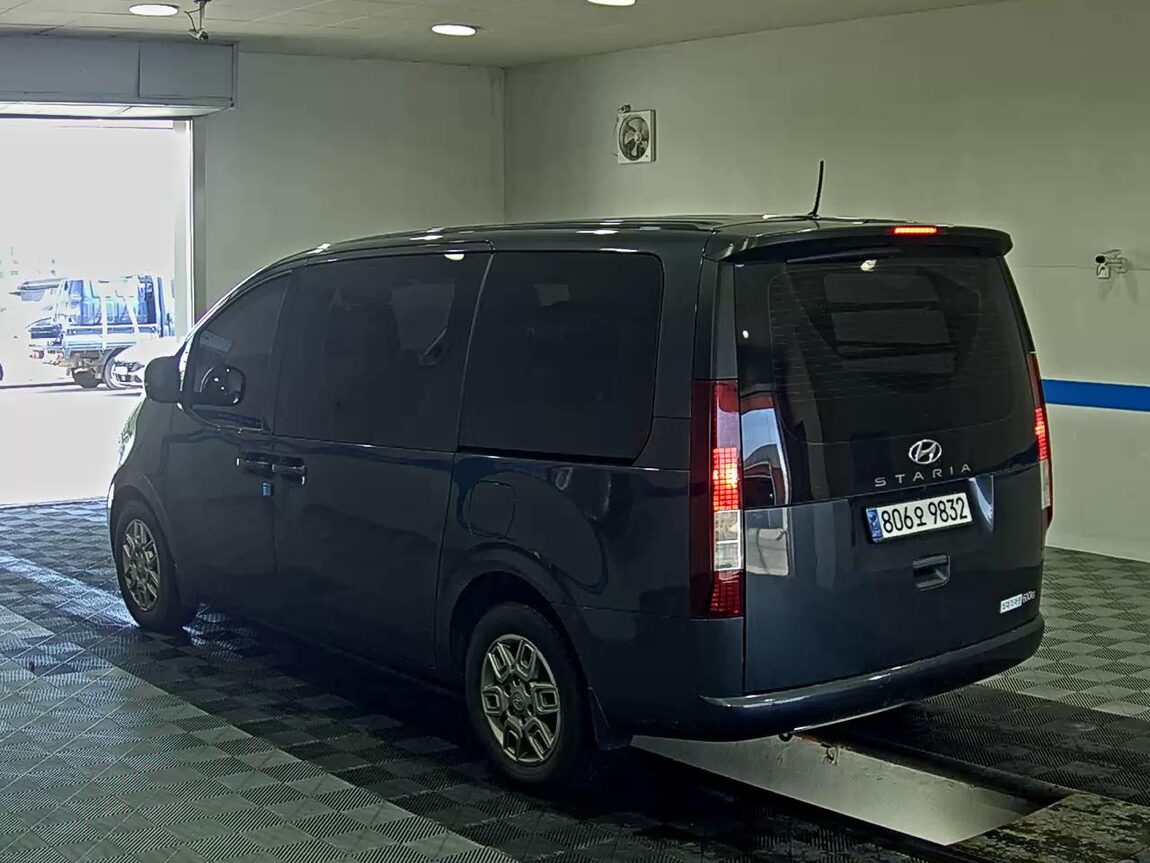 HYUNDAI STARIA 2.2 DIESEL CARGO 5-SEATER MODERN 2024 - zdjęcie 6
