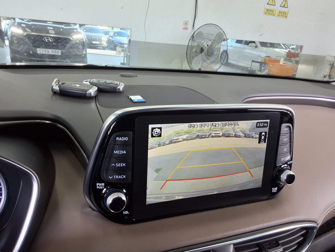 HYUNDAI SANTA FE (TM) R2.0 2WD PRESTIGE 2019 - zdjęcie 18