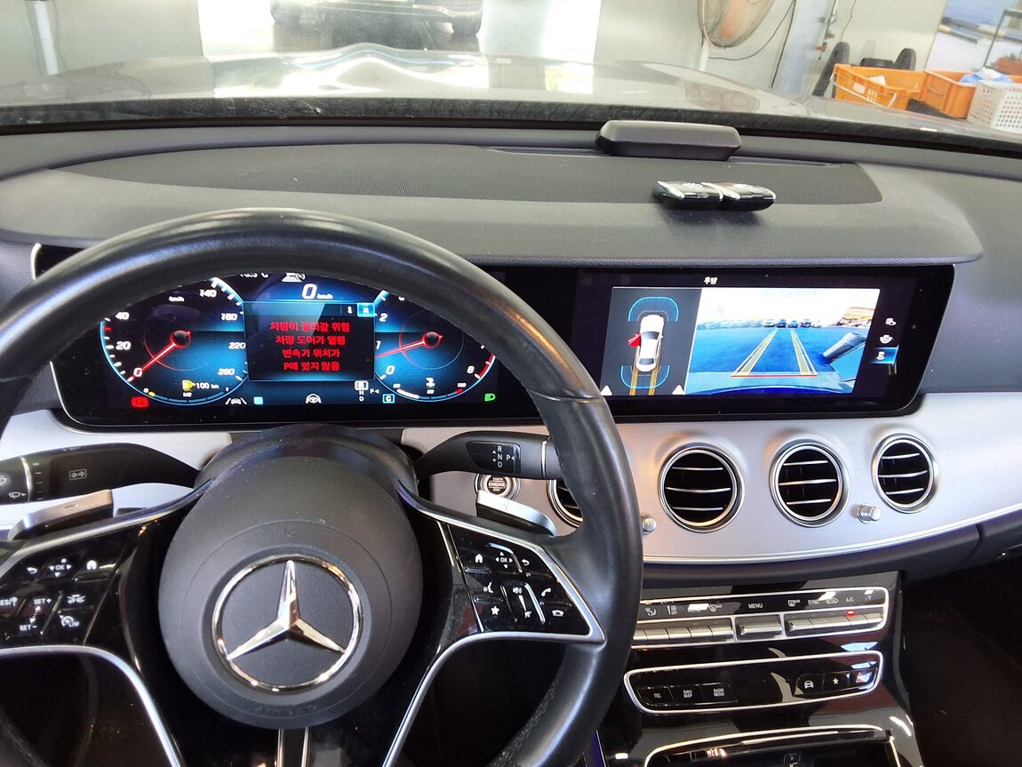 MERCEDES-BENZ E-CLASS (5TH GEN) E250 AVANTGARDE 2021 - zdjęcie 17