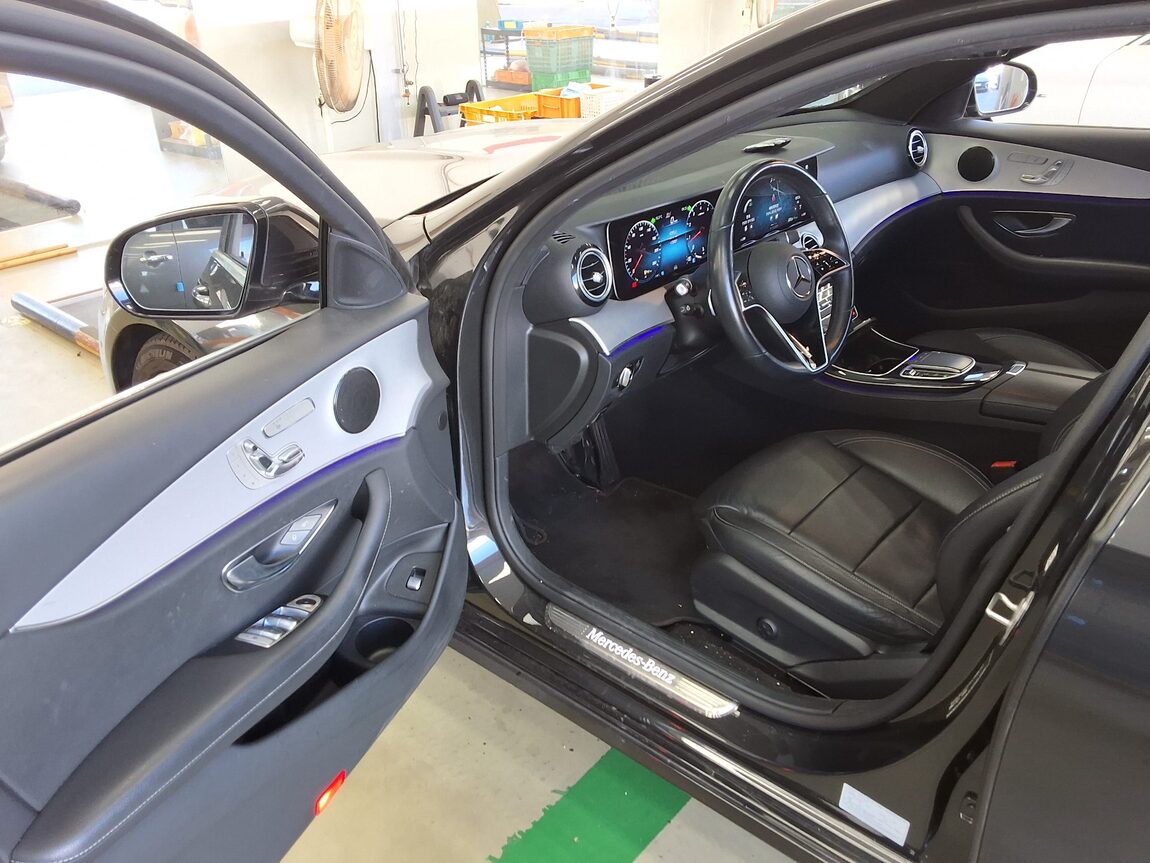 MERCEDES-BENZ E-CLASS (5TH GEN) E250 AVANTGARDE 2021 - zdjęcie 10