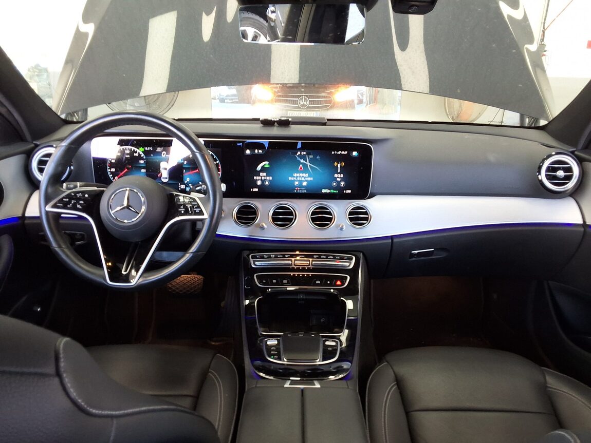 MERCEDES-BENZ E-CLASS (5TH GEN) E250 AVANTGARDE 2021 - zdjęcie 11