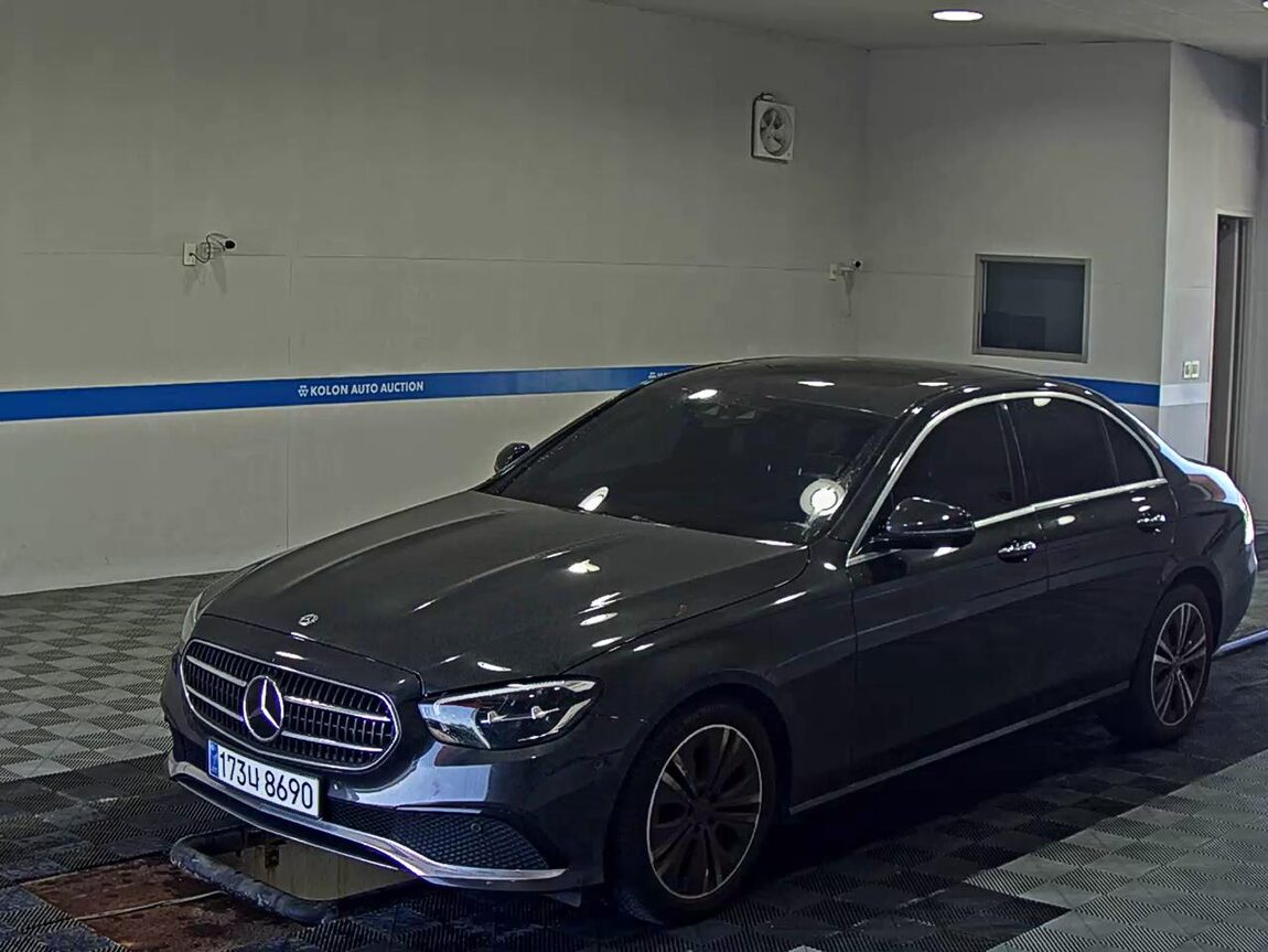 MERCEDES-BENZ E-CLASS (5TH GEN) E250 AVANTGARDE 2021 - zdjęcie 2