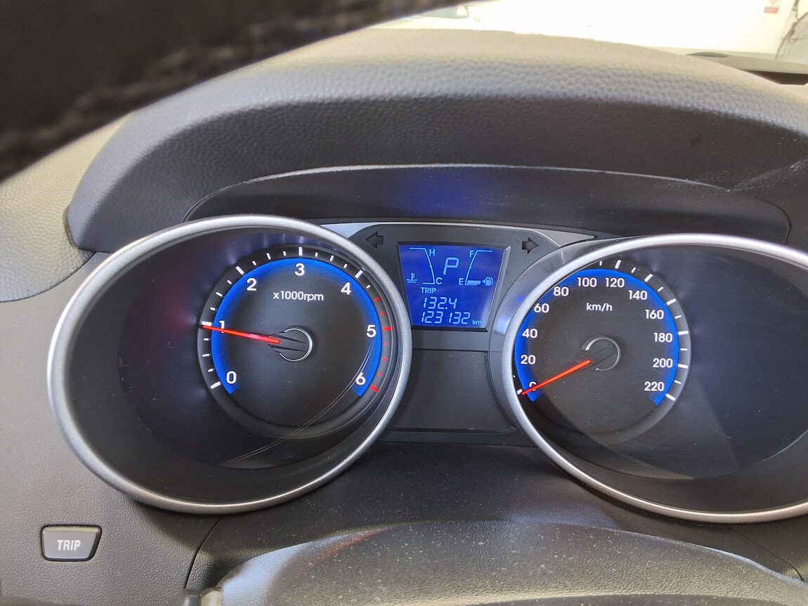 HYUNDAI NEW TUCSON ix DIESEL R2.0 2WD SMART SPECIAL 2015 - zdjęcie 9