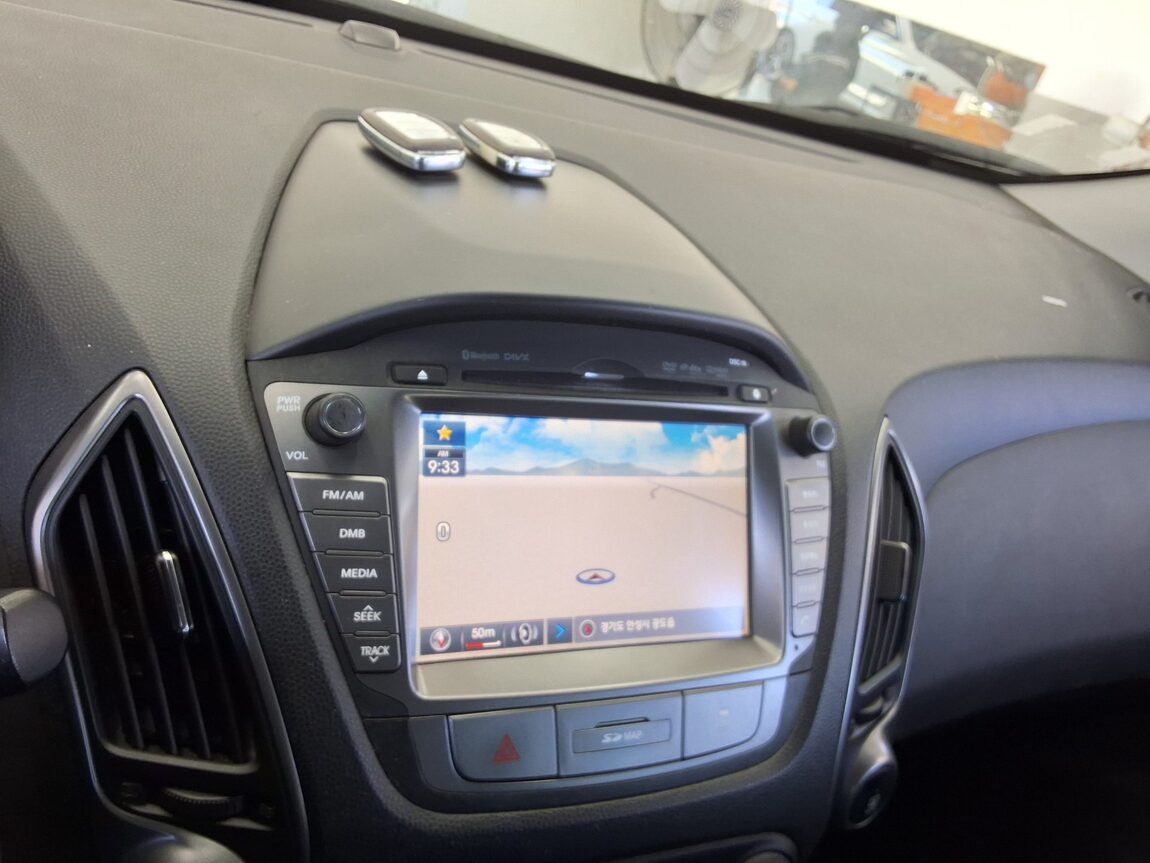 HYUNDAI NEW TUCSON ix DIESEL R2.0 2WD SMART SPECIAL 2015 - zdjęcie 17