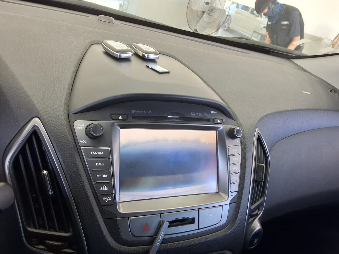 HYUNDAI NEW TUCSON ix DIESEL R2.0 2WD SMART SPECIAL 2015 - zdjęcie 18