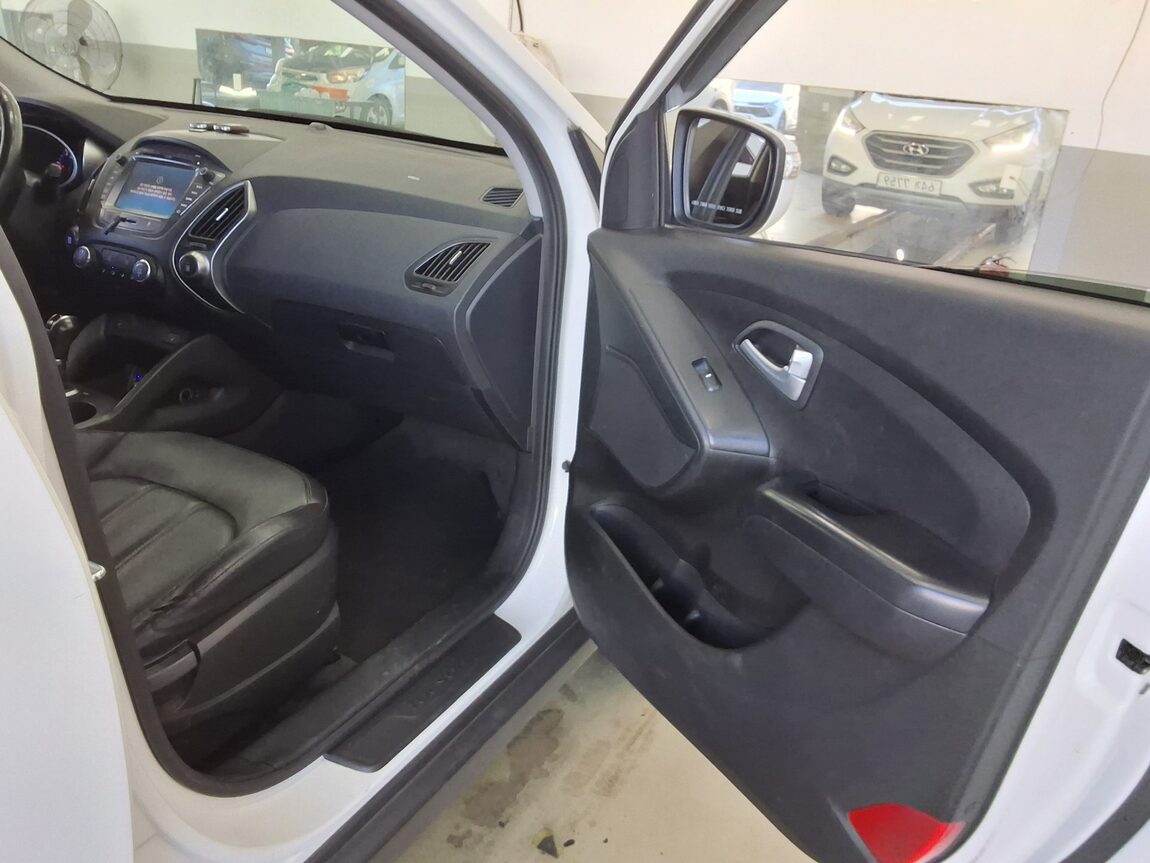 HYUNDAI NEW TUCSON ix DIESEL R2.0 2WD SMART SPECIAL 2015 - zdjęcie 14