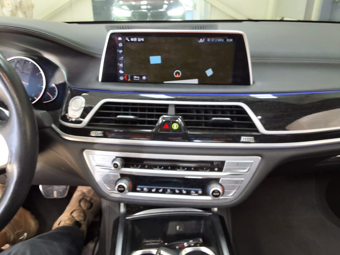 BMW 7 SERIES (6TH GEN) 730d xDRIVE M SPORT PACK 2018 - zdjęcie 24