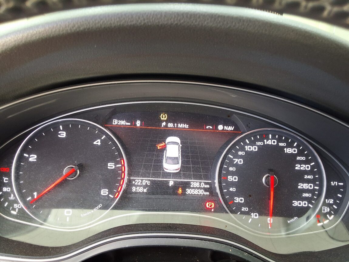 AUDI A6 (4TH GEN) 2.0 TDI 2013 - zdjęcie 10