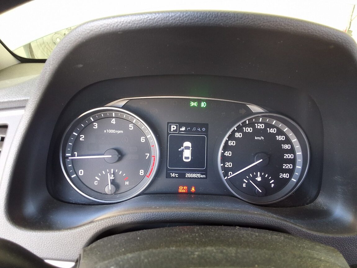 HYUNDAI AVANTE AD 1.6 GDi VALUE PLUS 2018 - zdjęcie 9