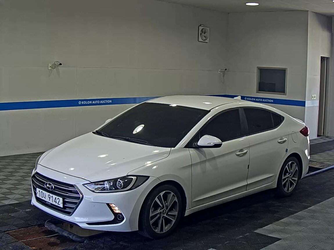 HYUNDAI AVANTE AD 1.6 GDi VALUE PLUS 2018 - zdjęcie 2