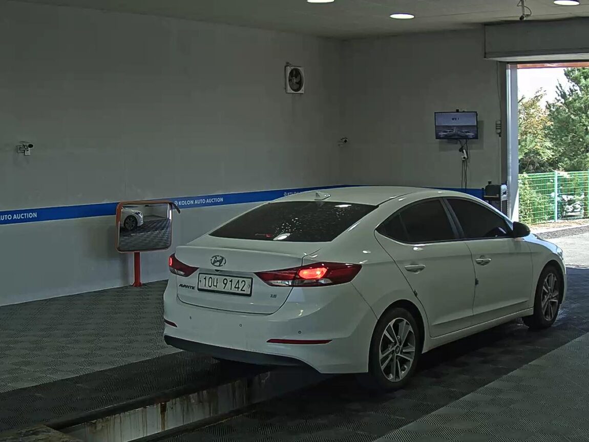 HYUNDAI AVANTE AD 1.6 GDi VALUE PLUS 2018 - zdjęcie 5