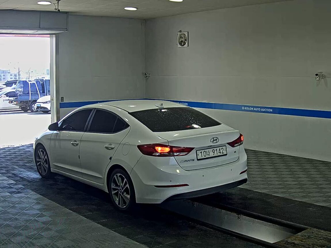 HYUNDAI AVANTE AD 1.6 GDi VALUE PLUS 2018 - zdjęcie 6