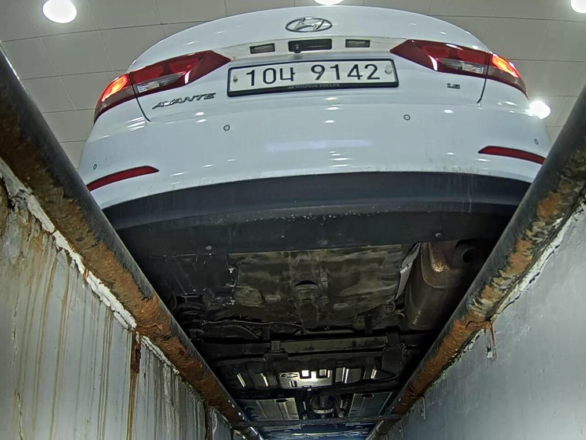 HYUNDAI AVANTE AD 1.6 GDi VALUE PLUS 2018 - zdjęcie 8