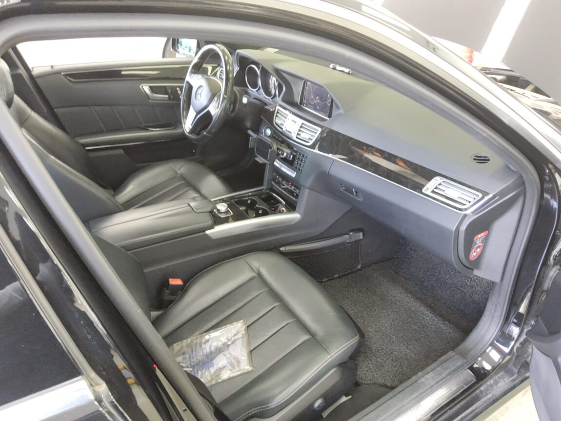 MERCEDES-BENZ E-CLASS (4TH GEN) E300 4MATIC AVANTGARDE 2015 - zdjęcie 14