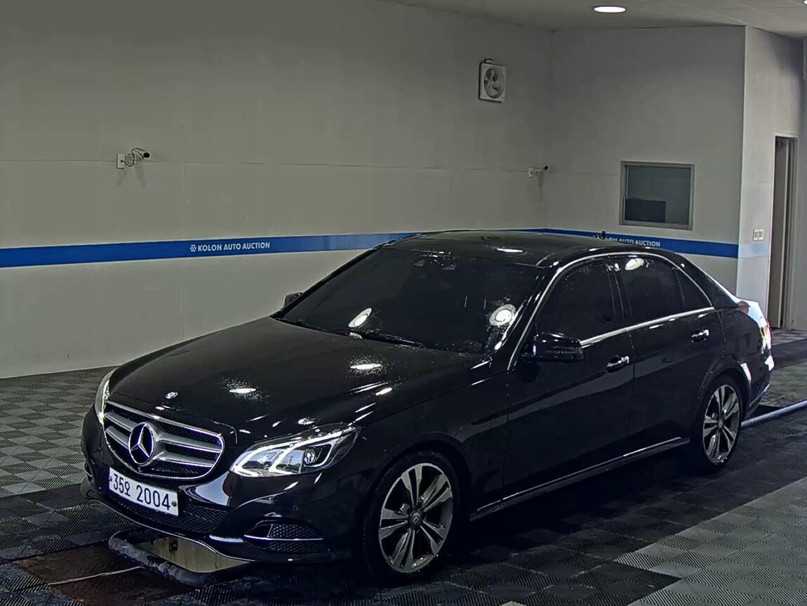MERCEDES-BENZ E-CLASS (4TH GEN) E300 4MATIC AVANTGARDE 2015 - zdjęcie 2