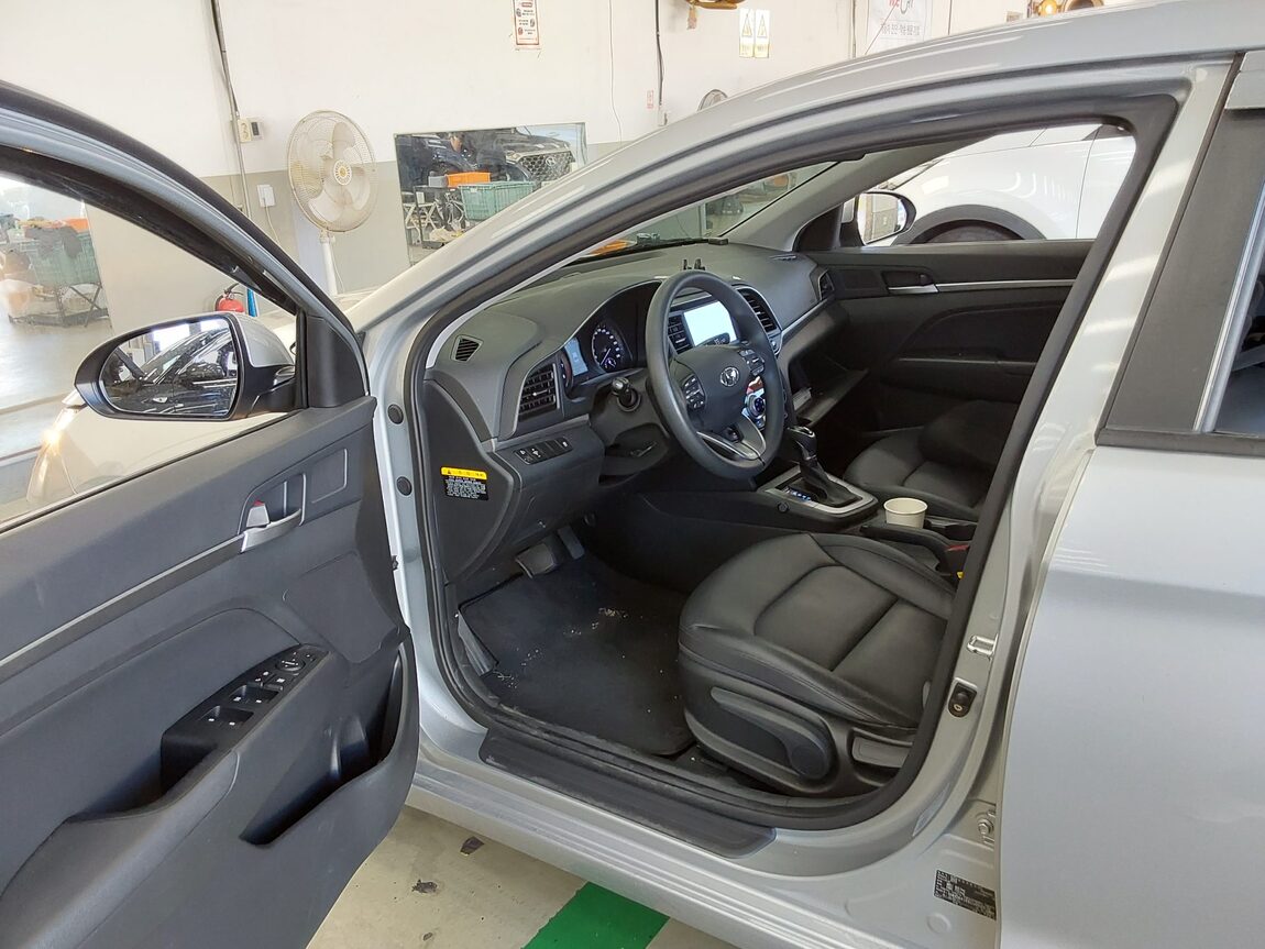 HYUNDAI THE NEW AVANTE AD 1.6 GASOLINE STYLE 2020 - zdjęcie 10