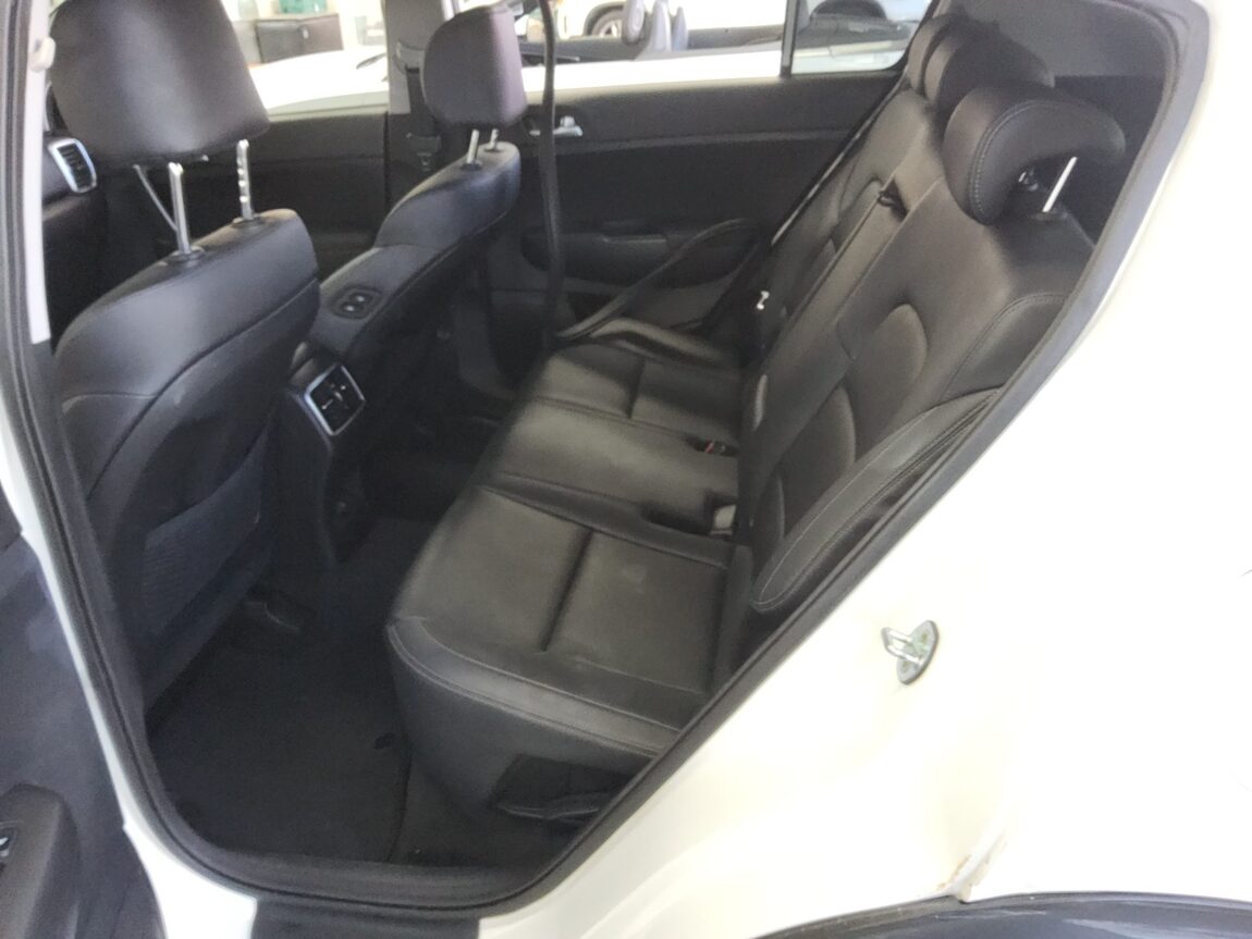 KIA SPORTAGE THE BOLD R2.0 DIESEL 2WD PRESTIGE 2021 - zdjęcie 12