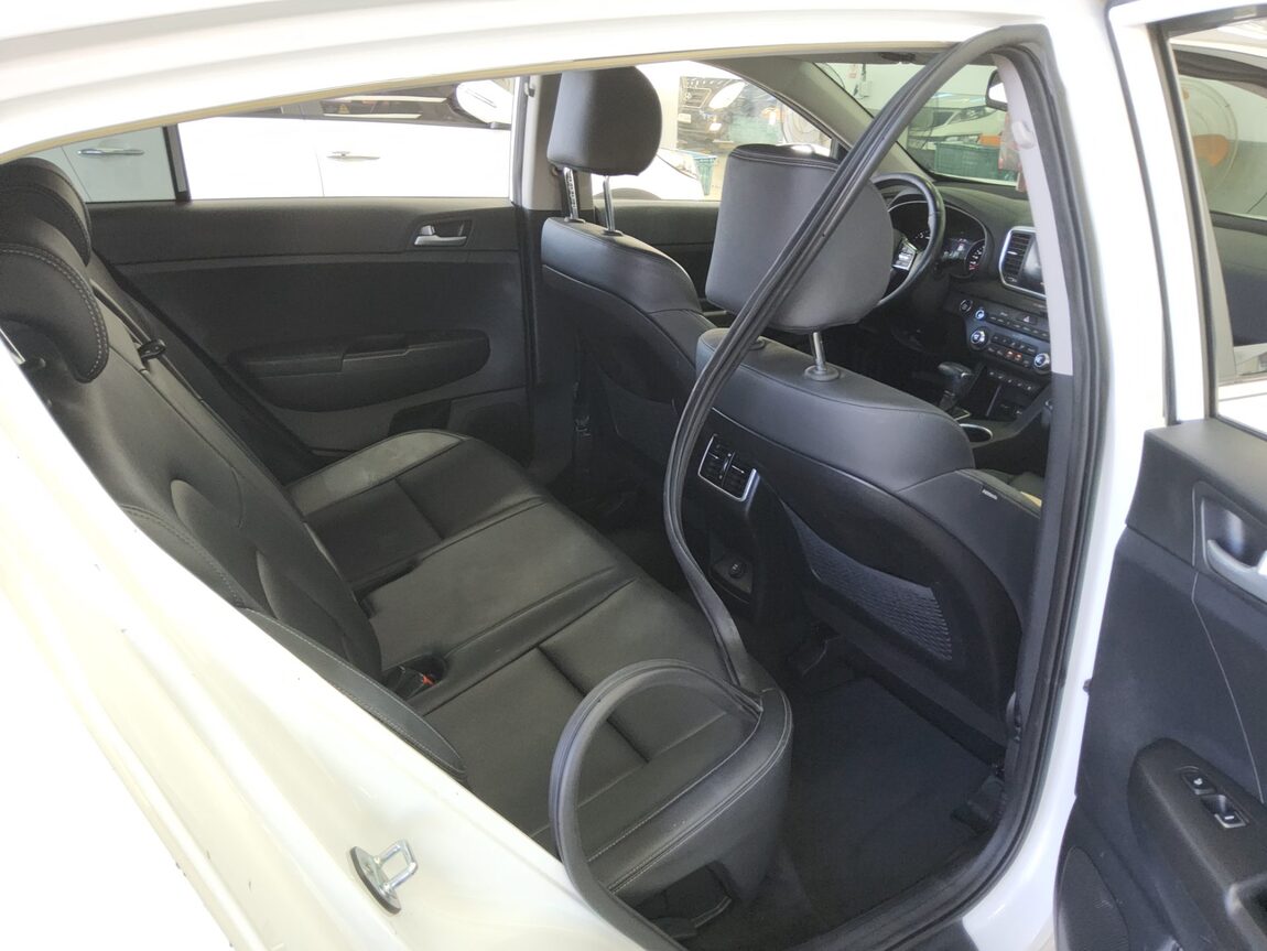 KIA SPORTAGE THE BOLD R2.0 DIESEL 2WD PRESTIGE 2021 - zdjęcie 13