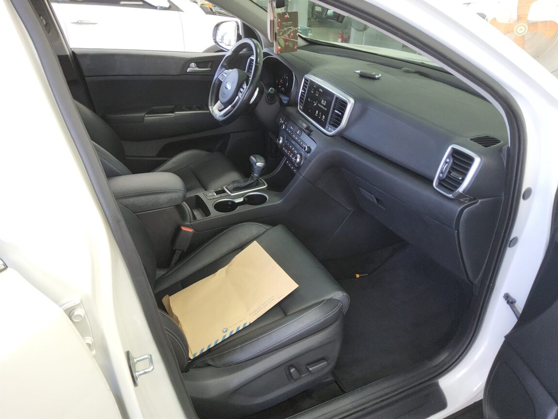 KIA SPORTAGE THE BOLD R2.0 DIESEL 2WD PRESTIGE 2021 - zdjęcie 14