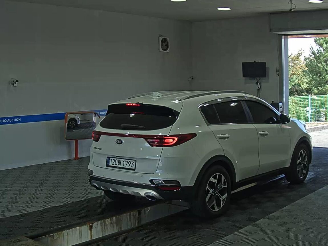 KIA SPORTAGE THE BOLD R2.0 DIESEL 2WD PRESTIGE 2021 - zdjęcie 5