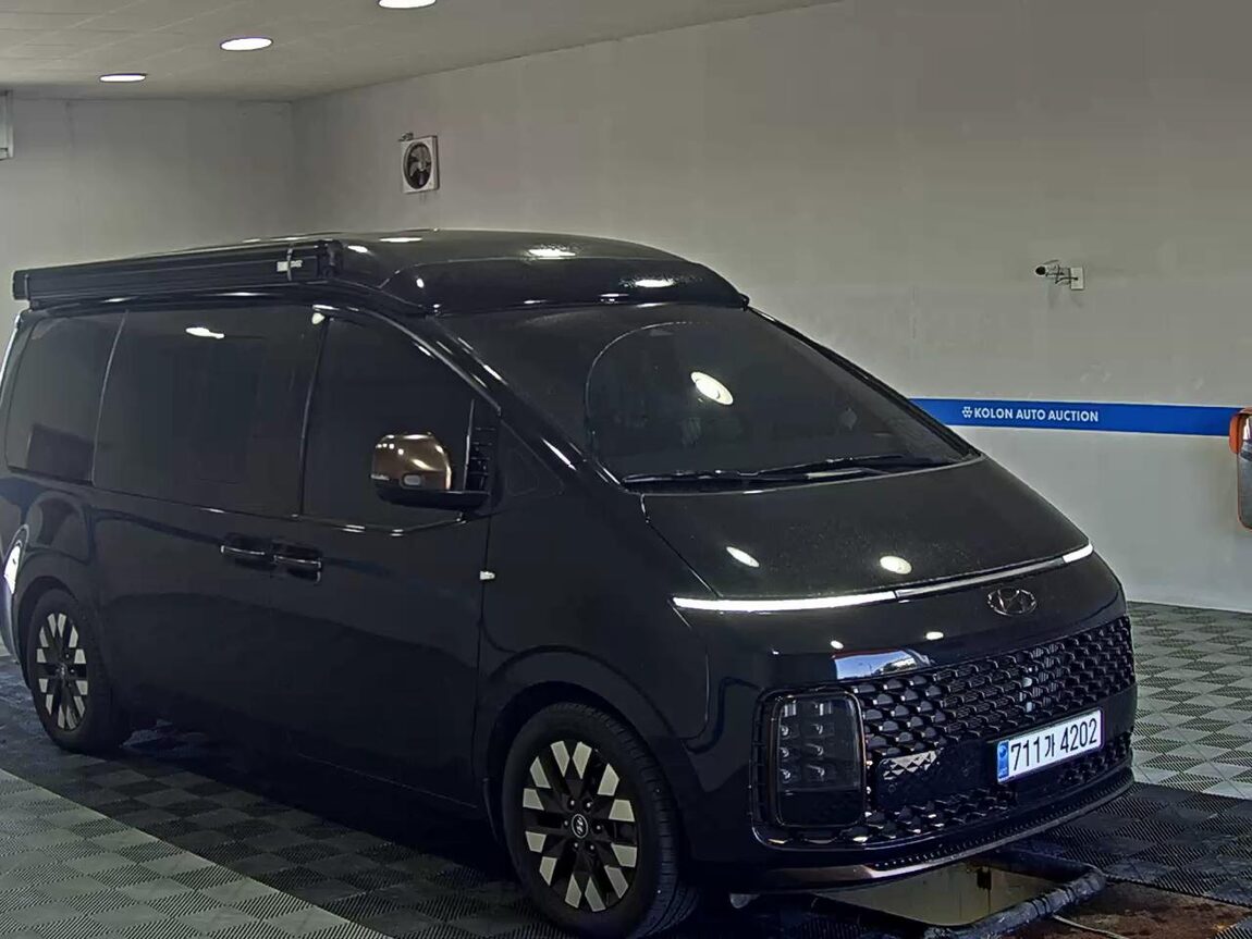 HYUNDAI STARIA 2.2 DIESEL CAMPER 4-SEATER 4WD PRESTIGE 2023 - zdjęcie 3