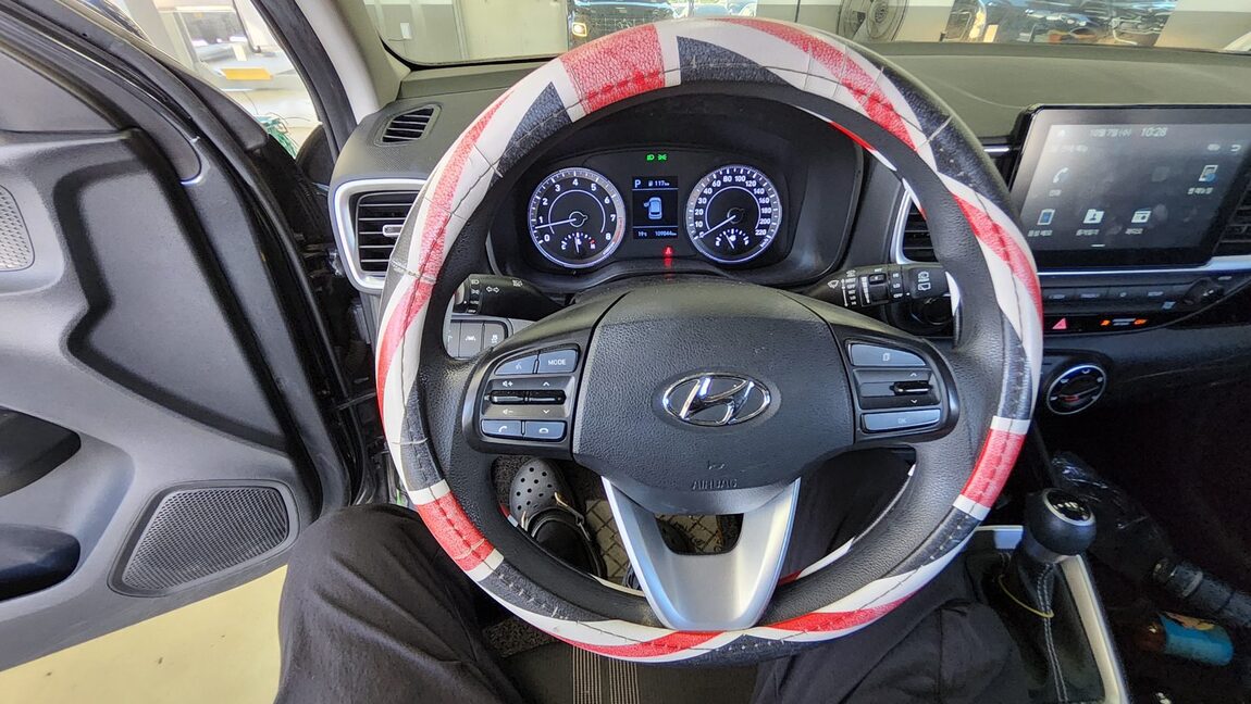 HYUNDAI VENUE 1.6 GASOLINE SMART 2020 - zdjęcie 17