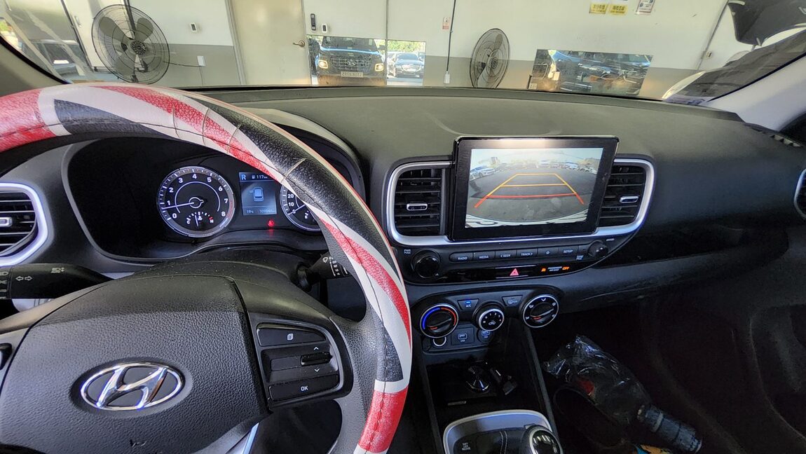 HYUNDAI VENUE 1.6 GASOLINE SMART 2020 - zdjęcie 18
