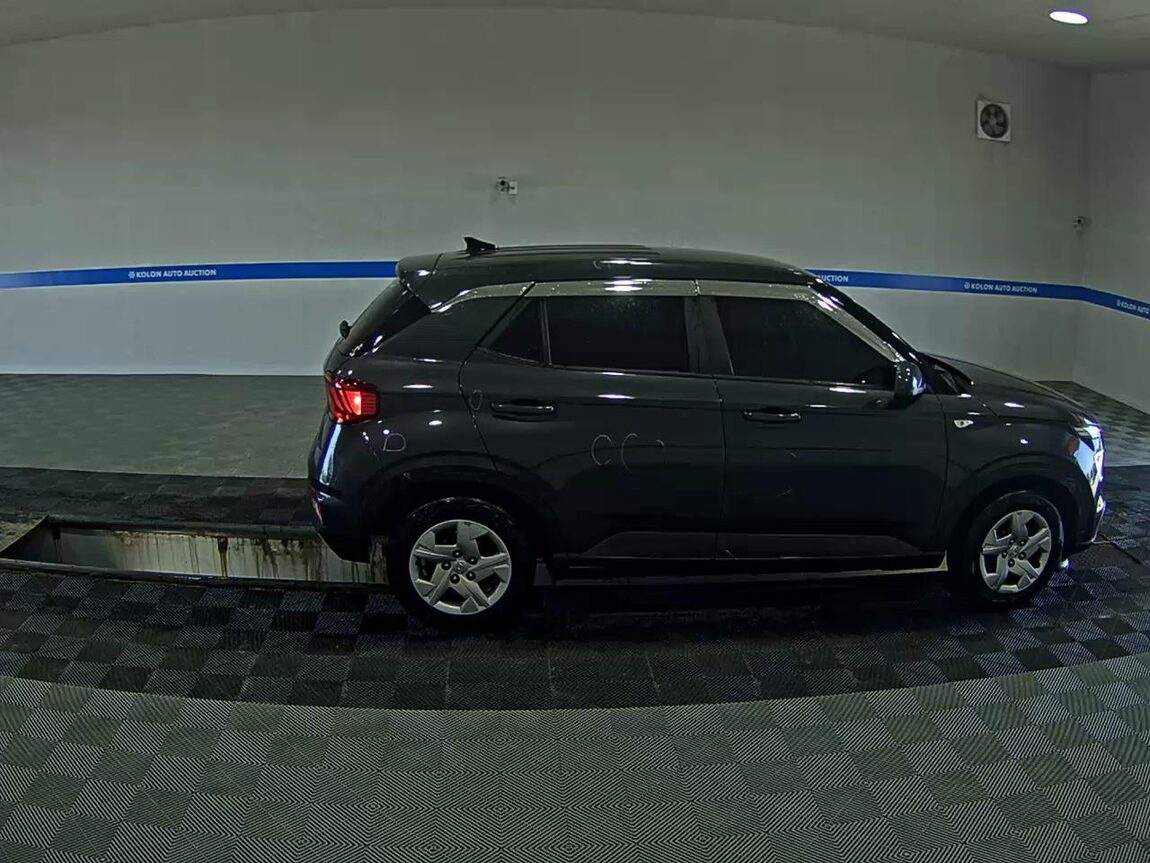 HYUNDAI VENUE 1.6 GASOLINE SMART 2020 - zdjęcie 4