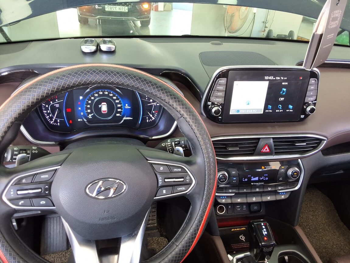 HYUNDAI SANTA FE (TM) R2.2 2WD INSPIRATION 2019 - zdjęcie 17