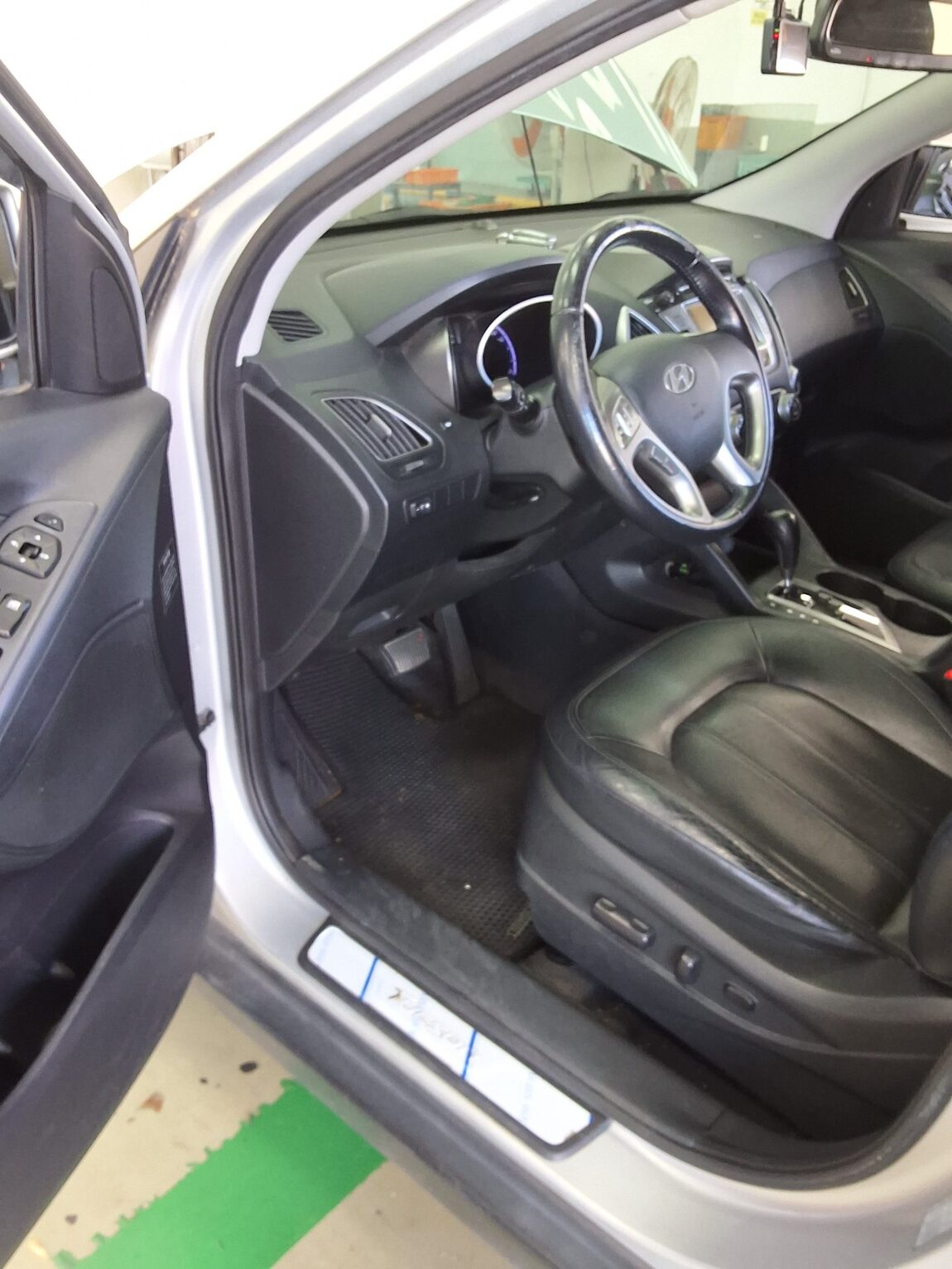 HYUNDAI TUCSON ix DIESEL R20 2WD LMX20 PREMIUM 2010 - zdjęcie 10