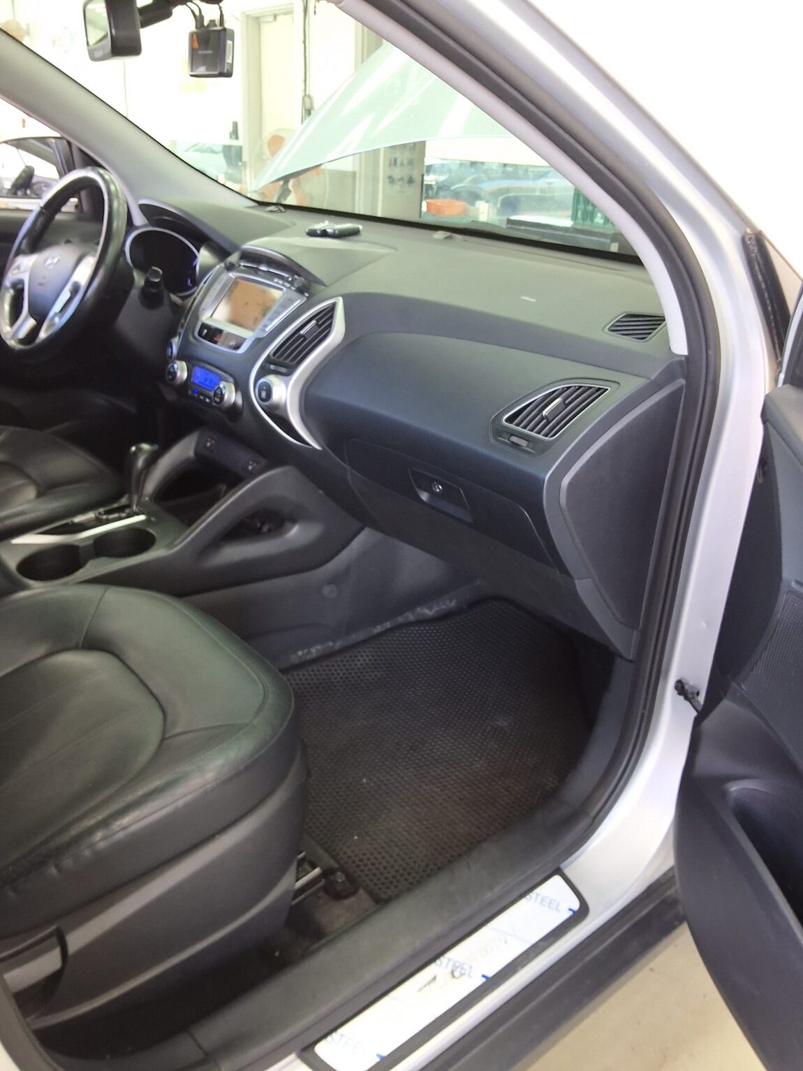 HYUNDAI TUCSON ix DIESEL R20 2WD LMX20 PREMIUM 2010 - zdjęcie 14