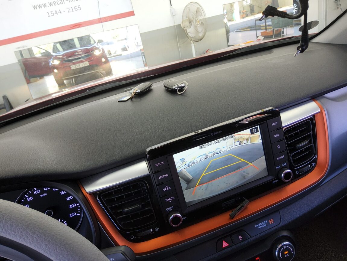 KIA STONIC U2 1.6 DIESEL PRESTIGE 2019 - zdjęcie 17