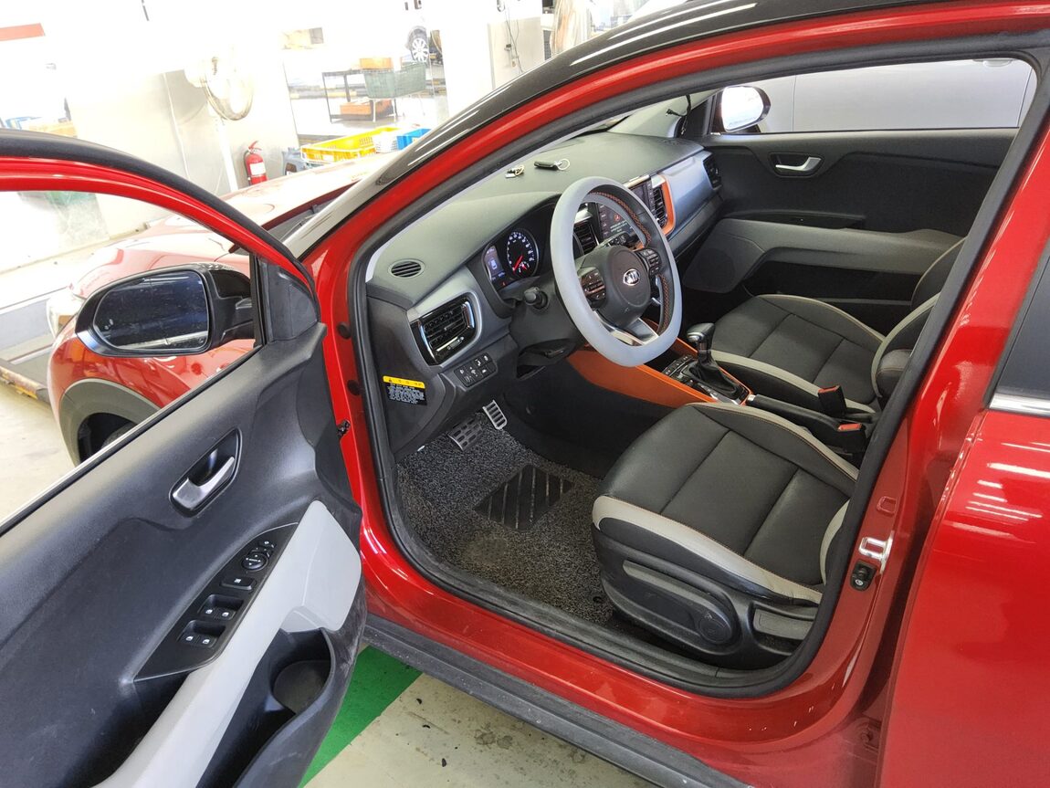 KIA STONIC U2 1.6 DIESEL PRESTIGE 2019 - zdjęcie 10