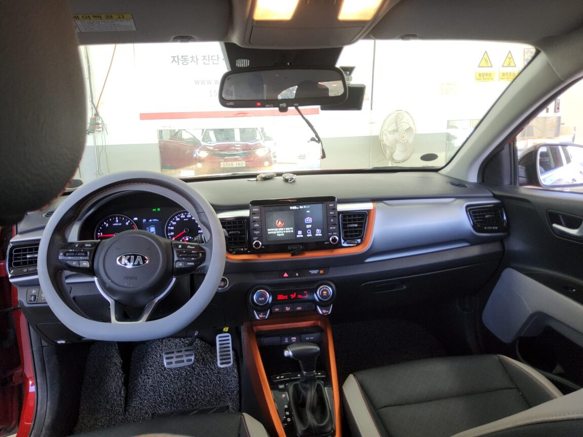 KIA STONIC U2 1.6 DIESEL PRESTIGE 2019 - zdjęcie 11