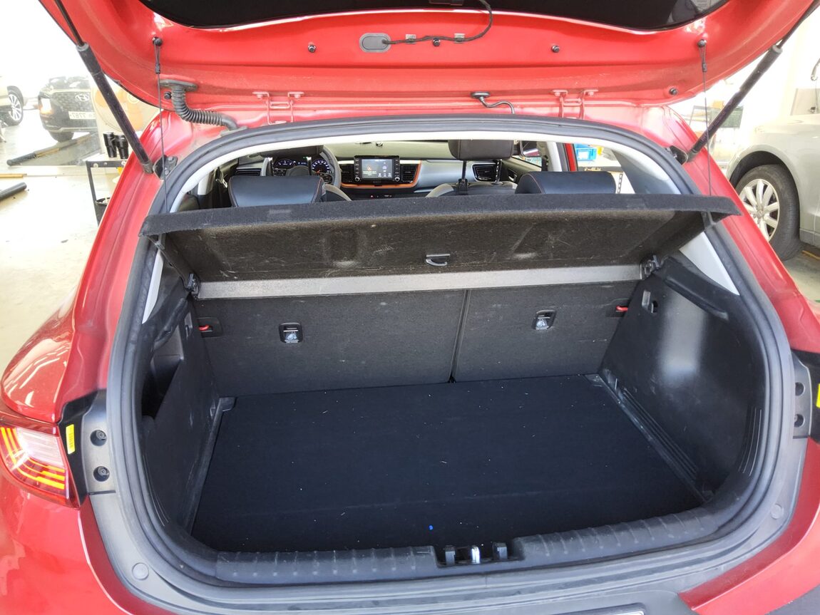 KIA STONIC U2 1.6 DIESEL PRESTIGE 2019 - zdjęcie 15