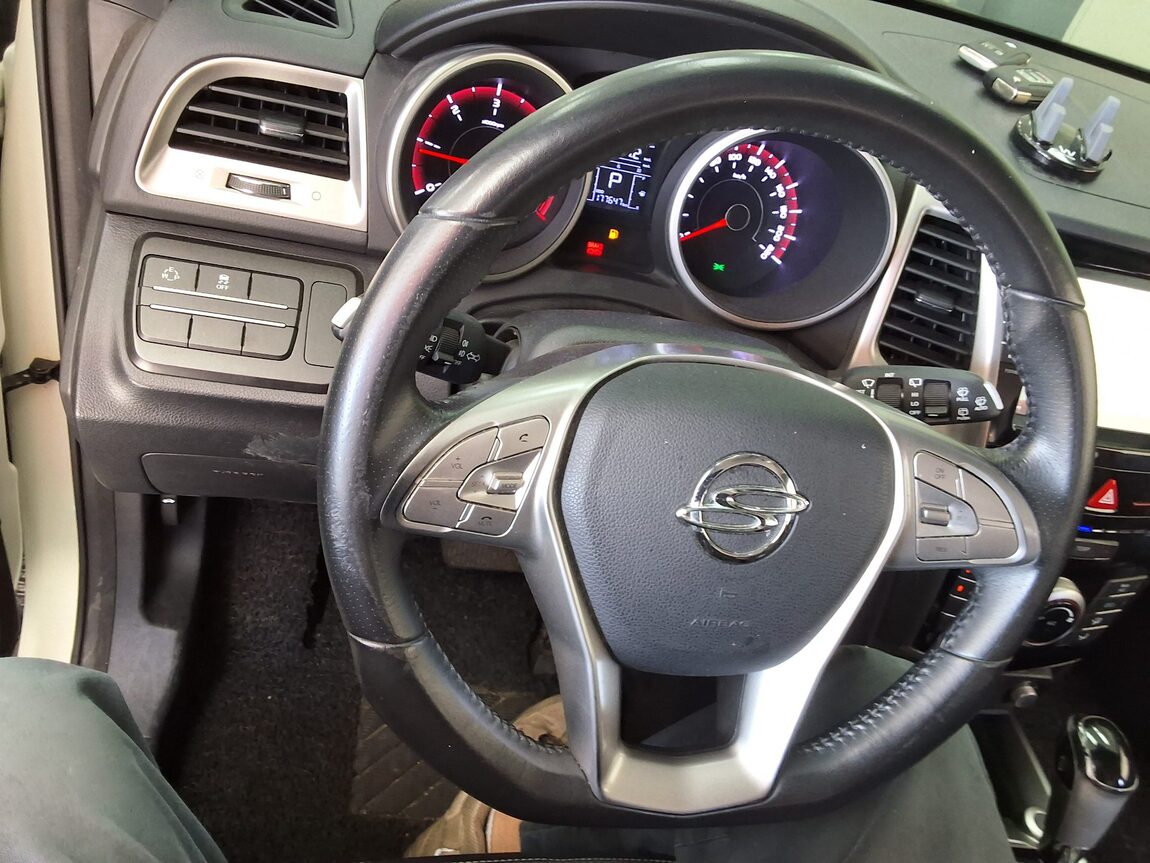 KG MOBILITY (SSANGYONG) TIVOLI DIESEL 2WD LX 2016 - zdjęcie 23
