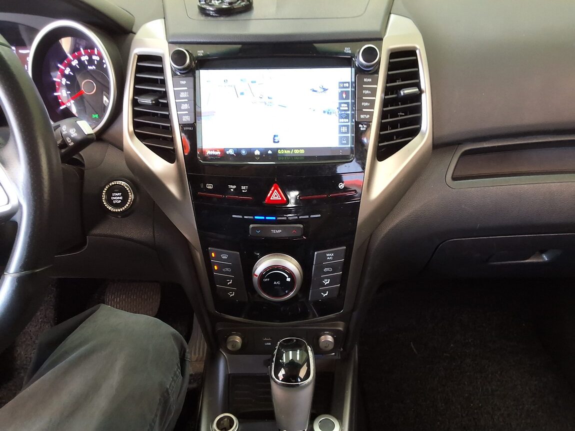 KG MOBILITY (SSANGYONG) TIVOLI DIESEL 2WD LX 2016 - zdjęcie 24