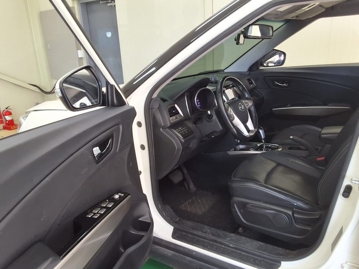 KG MOBILITY (SSANGYONG) TIVOLI DIESEL 2WD LX 2016 - zdjęcie 11
