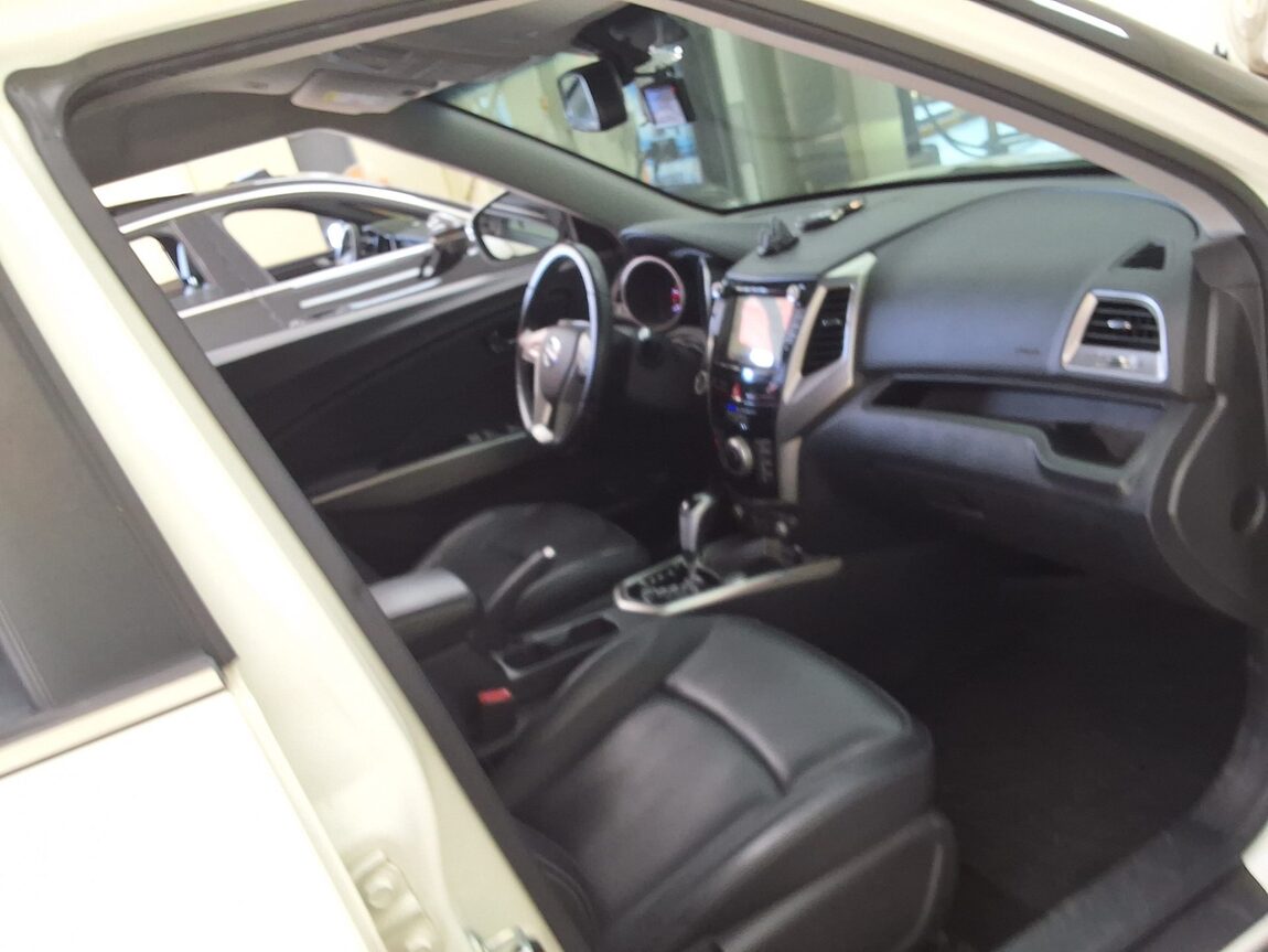 KG MOBILITY (SSANGYONG) TIVOLI DIESEL 2WD LX 2016 - zdjęcie 15