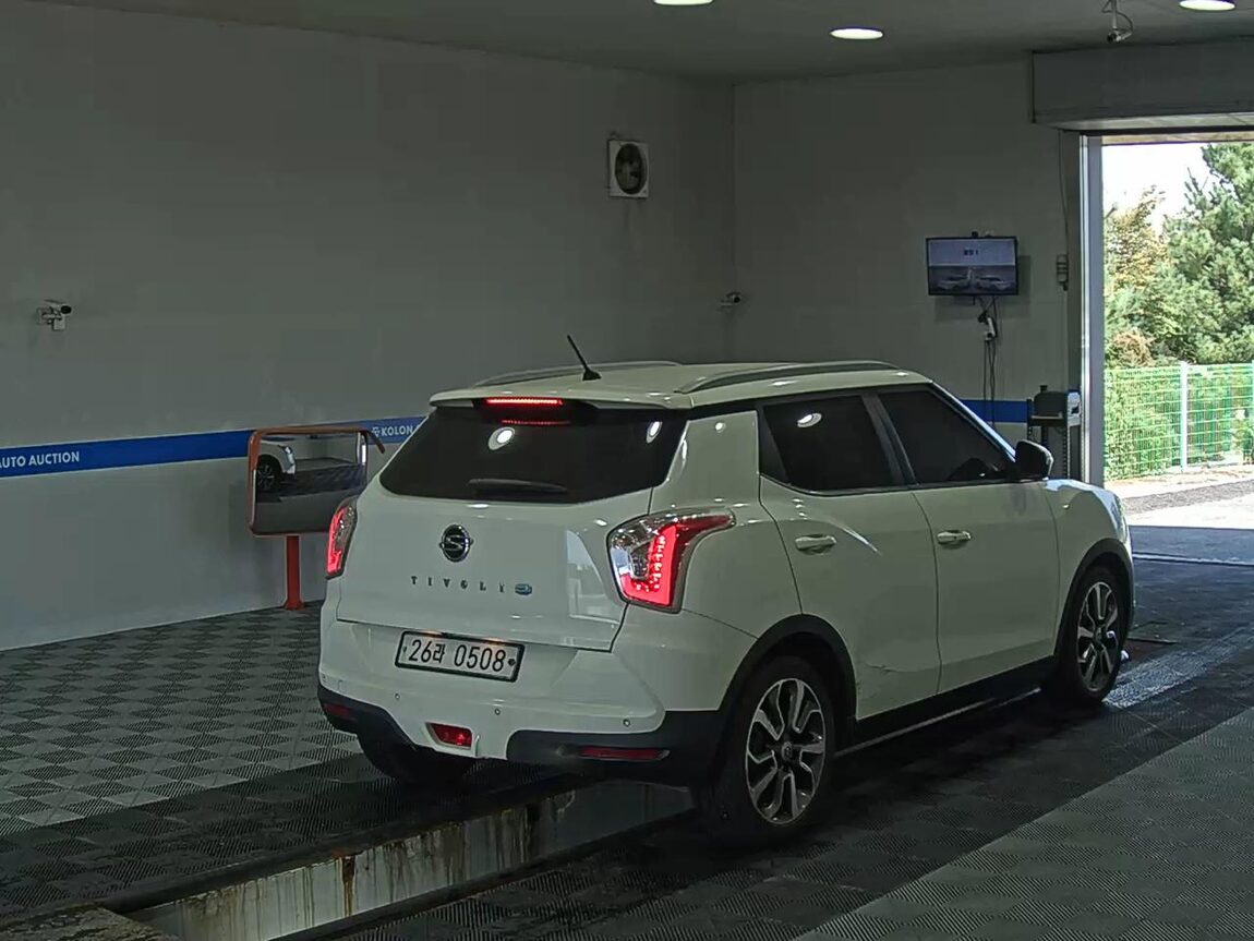 KG MOBILITY (SSANGYONG) TIVOLI DIESEL 2WD LX 2016 - zdjęcie 5
