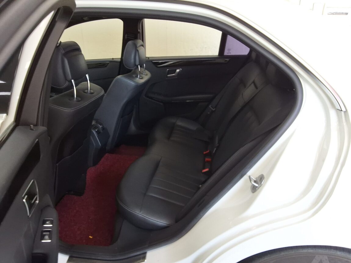 MERCEDES-BENZ E-CLASS (4TH GEN) E250 CDI BLUETEC 4MATIC AVANTGARDE 2015 - zdjęcie 13
