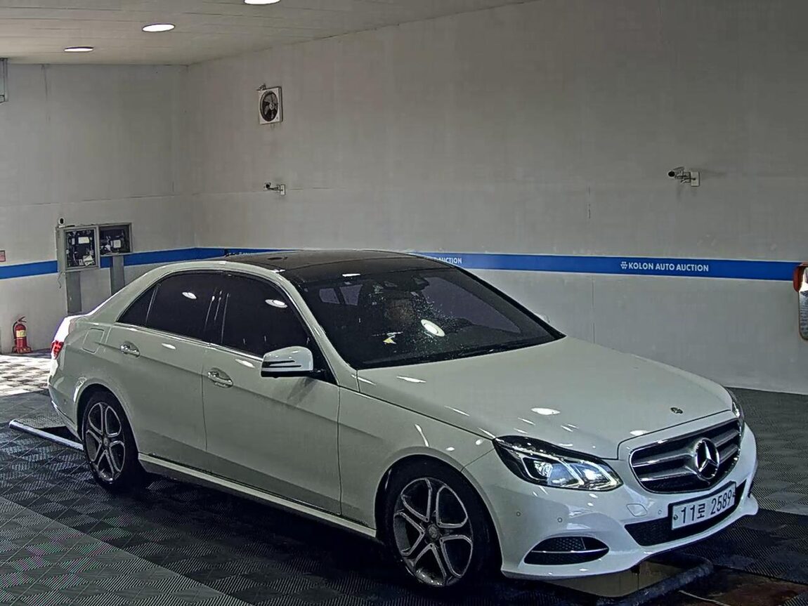 MERCEDES-BENZ E-CLASS (4TH GEN) E250 CDI BLUETEC 4MATIC AVANTGARDE 2015 - zdjęcie 3