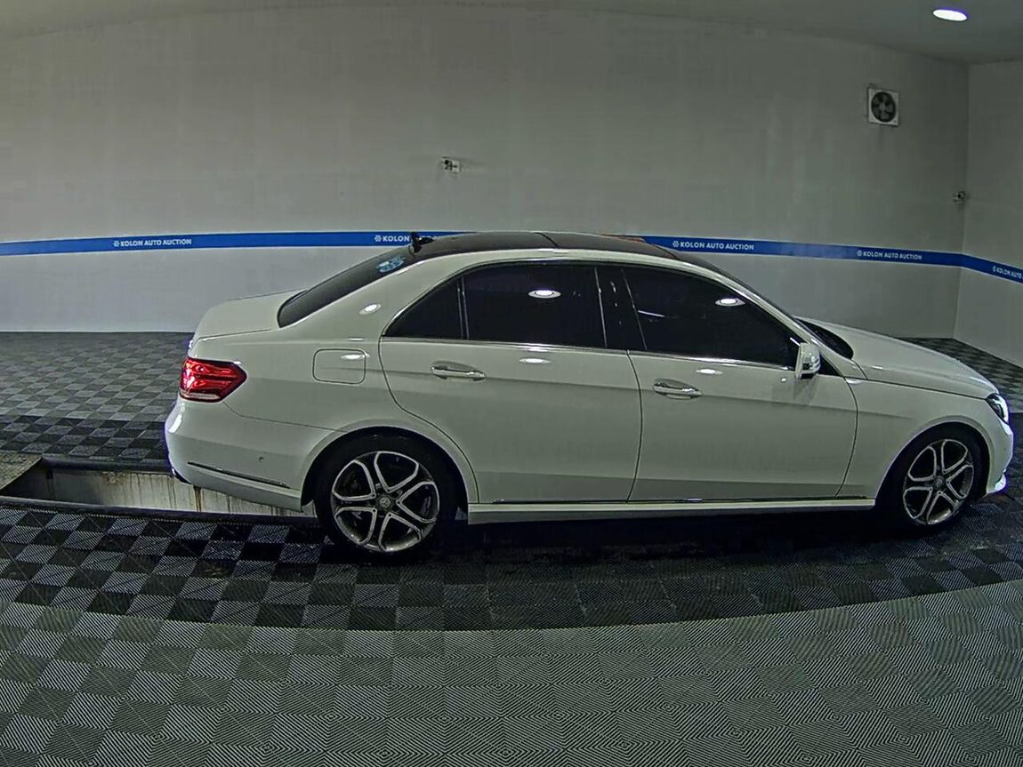 MERCEDES-BENZ E-CLASS (4TH GEN) E250 CDI BLUETEC 4MATIC AVANTGARDE 2015 - zdjęcie 4