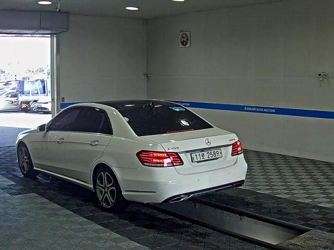 MERCEDES-BENZ E-CLASS (4TH GEN) E250 CDI BLUETEC 4MATIC AVANTGARDE 2015 - zdjęcie 6